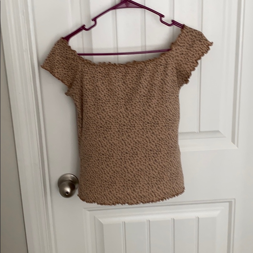 Off the shoulder short sleeve shirt